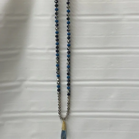 Fashion Necklace - Picture 2 of 3